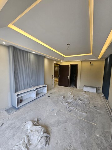 Room in 4 BHK Builder Floor at Sector 15 – for Sale