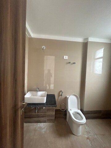 Bathroom in 2 BHK Apartment at DLF Regency Park I, Dlf Phase iv – for Sale