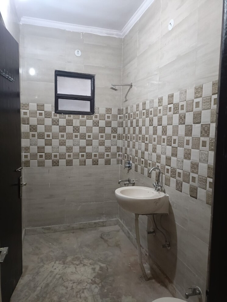 Bathroom, gsr-kalp-city 3 Bedroom 1355 Sq.Ft. Apartment In Omaxe City Lucknow 7273258