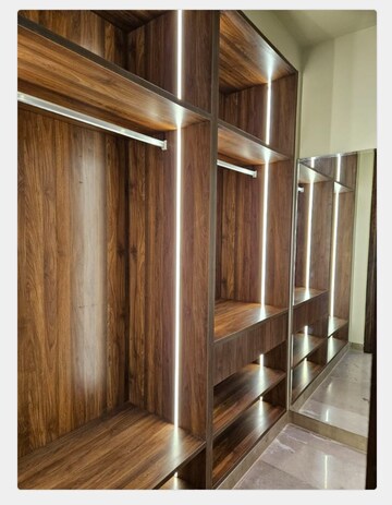 Living Room in 4 BHK Builder Floor at DLF Royale Residences, Dlf Phase I – for Sale