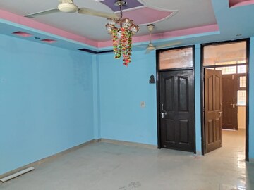 Room in 3 BHK Builder Floor at Sector 49 – for Sale