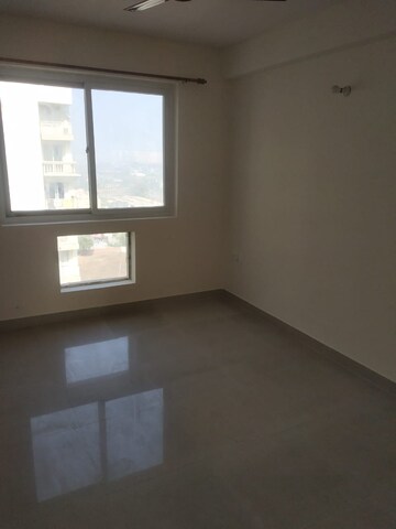 Room in 2 BHK Apartment at Ramprastha City The Edge Towers, Sector 37d – for Sale