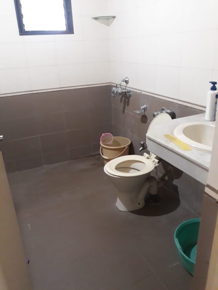 Attached Bathroom, windsor-avenue 4 Bedroom 2000 Sq.Ft. Apartment In Wanowrie Pune 7273467