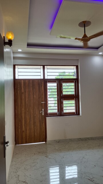 Room in 4 BHK Villa at Kalwar Road – for Sale