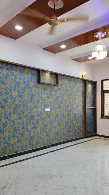 Room in 4 BHK Villa at Kalwar Road – for Sale
