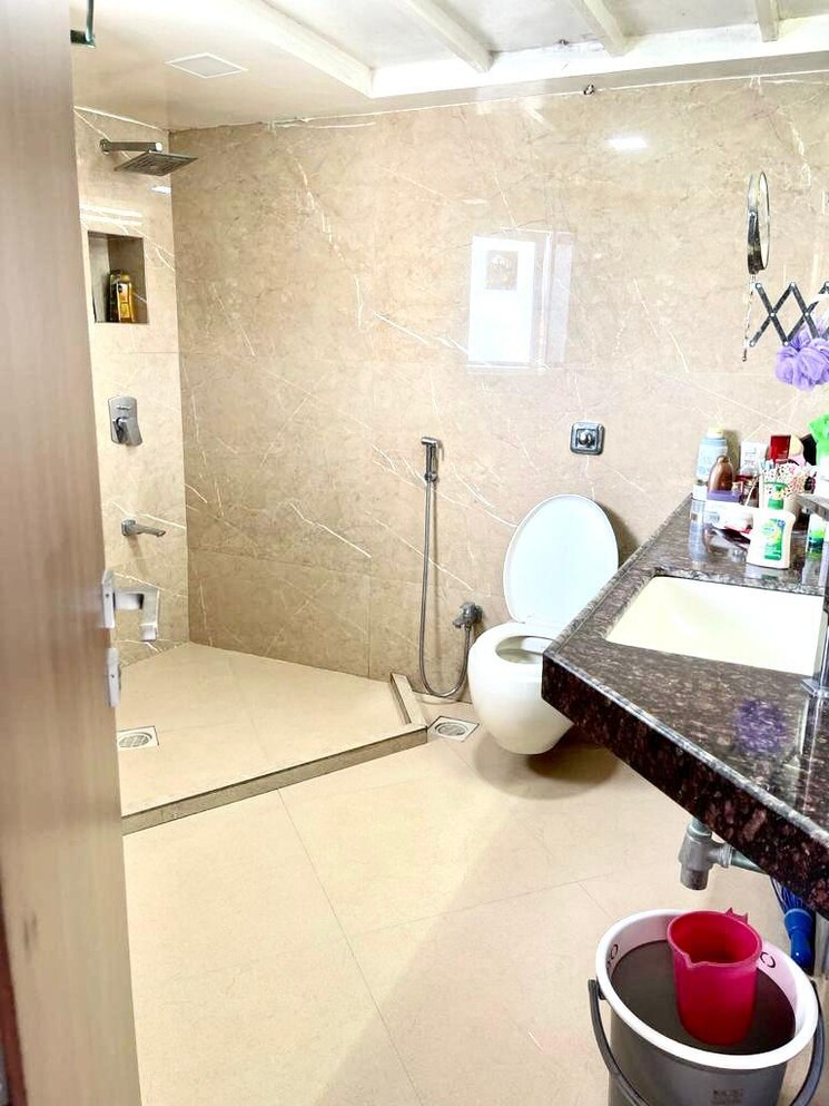 Bathroom, the-international 2 Bedroom 1050 Sq.Ft. Apartment In Churchgate Mumbai 7273594