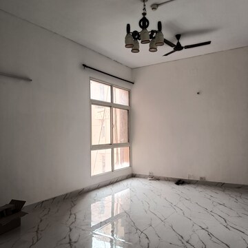 Room in 3 BHK Apartment at Royce Vaishali, Vaishali Sector 5 – for Sale