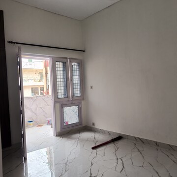Room in 3 BHK Apartment at Royce Vaishali, Vaishali Sector 5 – for Sale