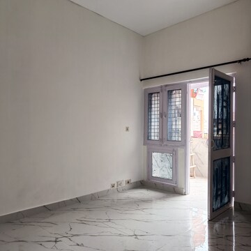 Room in 3 BHK Apartment at Royce Vaishali, Vaishali Sector 5 – for Sale