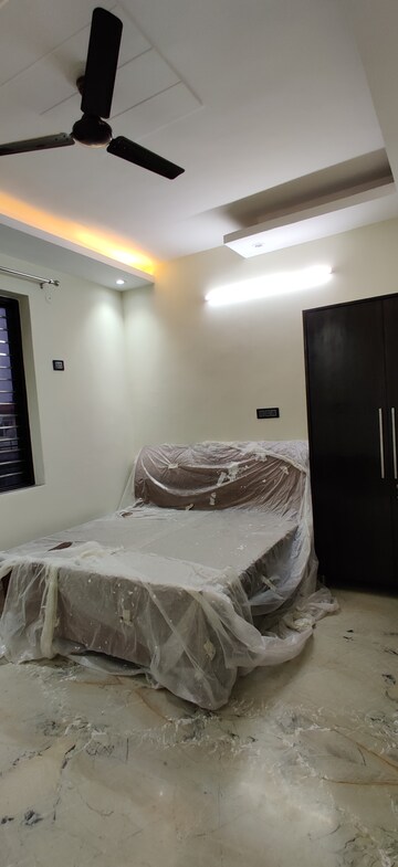Furnished Amenities in 4 BHK Builder Floor at Sector 21a – for Sale