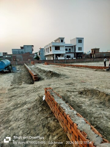  Plot – Exterior View View at Jankipuram Extension - for Sale
