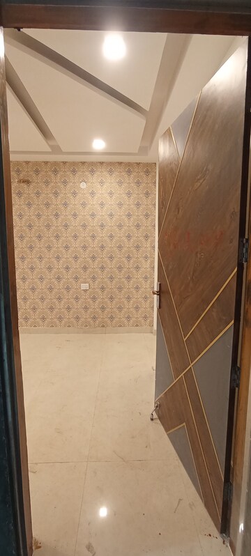 Room in 3 BHK Builder Floor at Soha Neal City, Sector 98 – for Sale