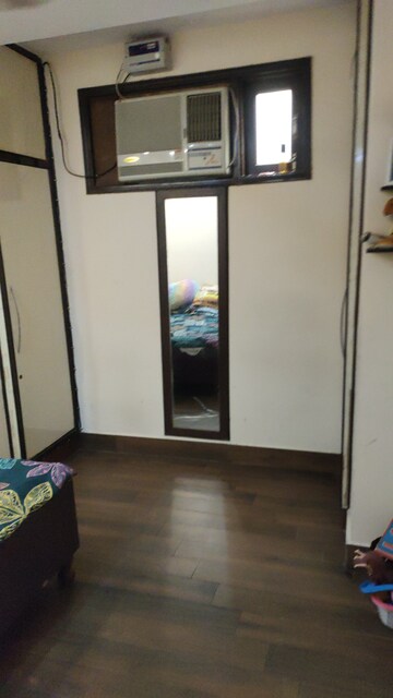 Furnished Amenities in 3 BHK Builder Floor at Ramesh Nagar – for Sale