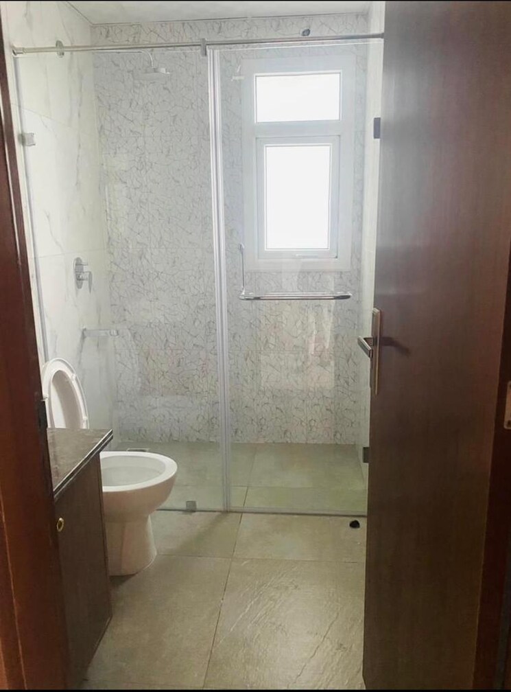 Bathroom, central-park-flower-valley-aqua-front-towers 3 Bedroom 1789 Sq.Ft. Apartment In Sohna Sector 33 Gurgaon 7274008