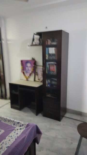 Furnished Amenities in 2 BHK Builder Floor at Mansarover Garden – for Sale
