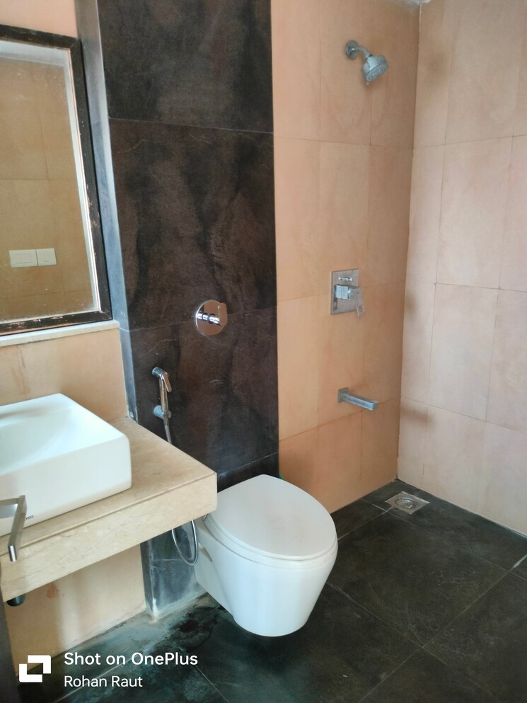 Attached Bathroom, lodha-splendora 2 Bedroom 771 Sq.Ft. Apartment In Ghodbunder Road Thane 7274200