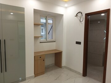 Room in 3 BHK Apartment at Sector 11 Dwarka – for Sale