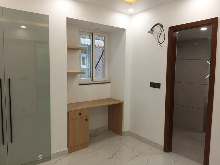 Room, sector 11 dwarka 3 Bedroom 1500 Sq.Ft. Apartment In Sector 11 Dwarka Delhi 7274187