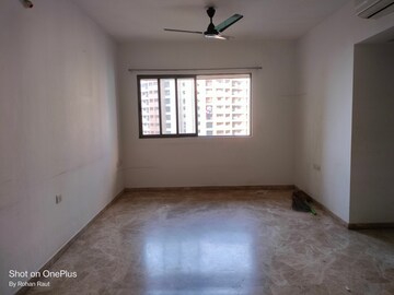 Room in 2 BHK Apartment at Lodha Splendora, Ghodbunder Road – for Sale