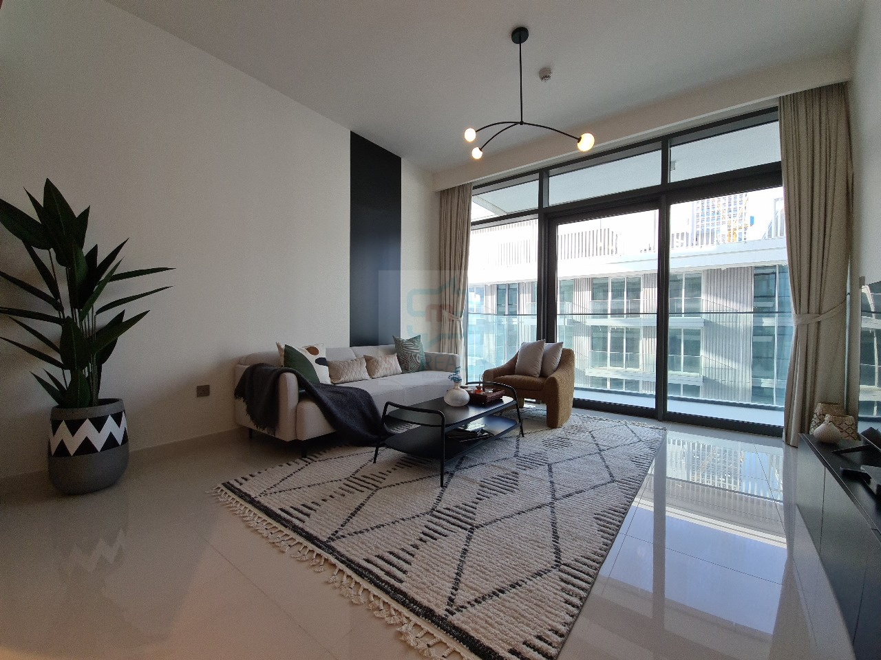 EMAAR Beachfront Apartment for Rent, Palm Jumeirah, Dubai