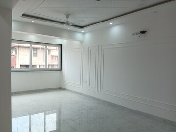 Room in 4 BHK Apartment at Sector 11 Dwarka – for Sale