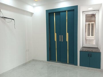 Room in 4 BHK Apartment at Sector 11 Dwarka – for Sale