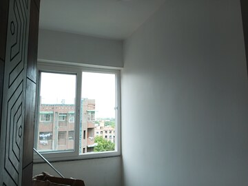 Room in 4 BHK Apartment at Sector 11 Dwarka – for Sale