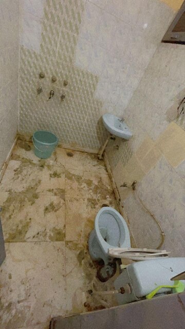 Bathroom in 3 BHK Apartment at Parsvnath Privilege, Pi Greater Noida – for Sale