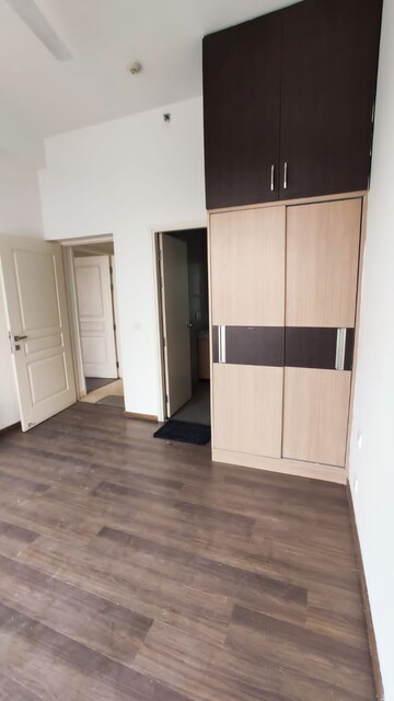 Room in 3 BHK Apartment at M3M Merlin, Sector 67 – for Sale