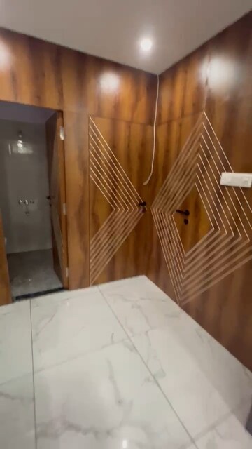 Room in 2 BHK Apartment at Jahangirabad – for Sale