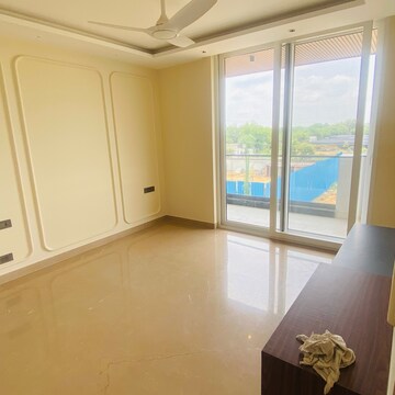 Room in 3 BHK Apartment at M3M ESCALA, Sector 70a – for Sale