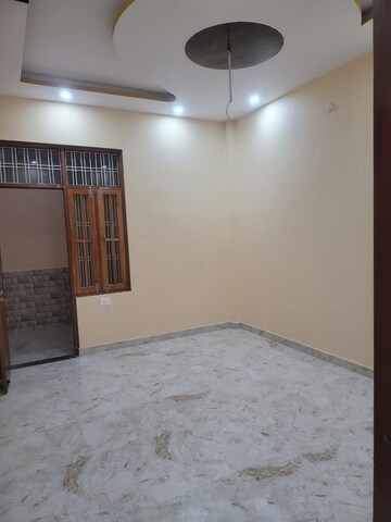 Room in 2 BHK Independent House at Jankipuram – for Sale