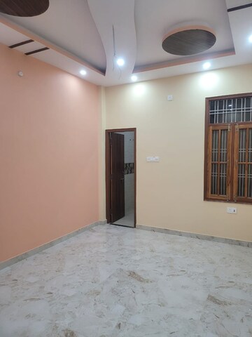 Room in 2 BHK Independent House at Jankipuram – for Sale