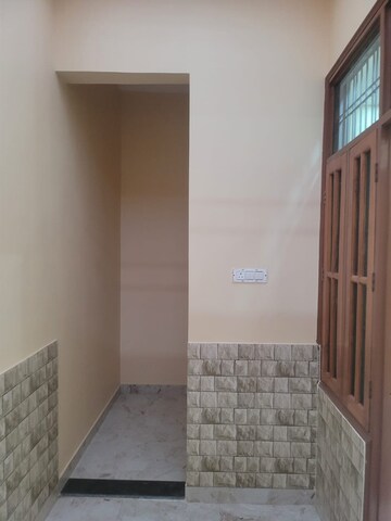 Room in 2 BHK Independent House at Jankipuram – for Sale