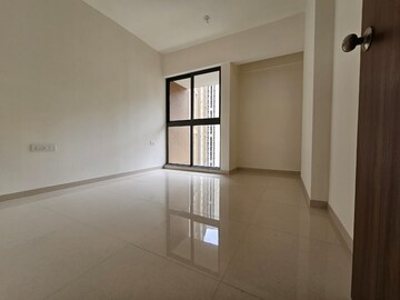 Room in 2 BHK Apartment at Lodha Splendora, Ghodbunder Road – for Sale