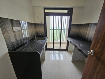 2 BHK Apartment For Sale in Lodha Splendora, Ghodbunder Road
