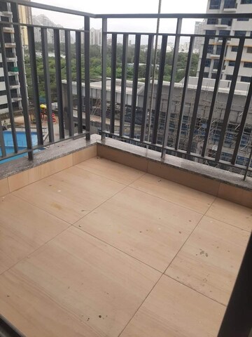 1 BHK Apartment For Sale in Amanora Gold Towers, Hadapsar