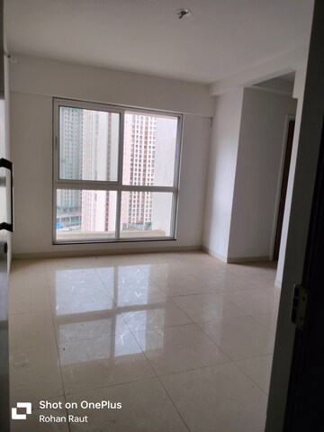 Room in 1.5 BHK Apartment at Godrej Emerald, Ghodbunder Road – for Sale