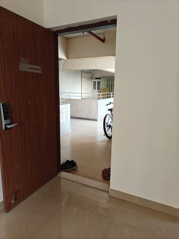 Room in 2 BHK Apartment at Amanora Trendy Homes, Hadapsar – for Sale
