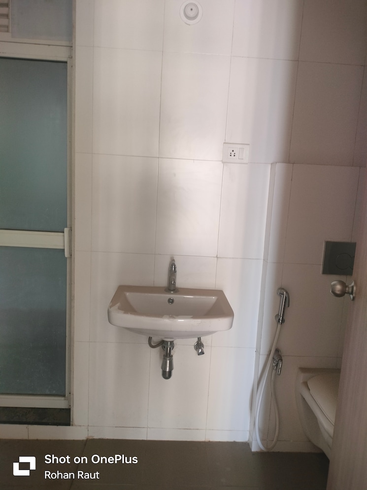 Bathroom, godrej-emerald 2 Bedroom 708 Sq.Ft. Apartment In Ghodbunder Road Thane 7275298