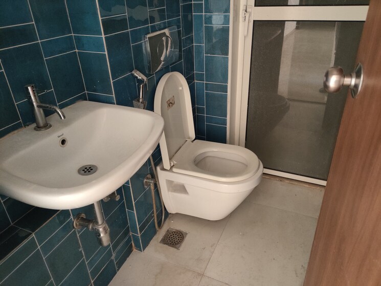 Bathroom, lodha-amara 3 Bedroom 955 Sq.Ft. Apartment In Kolshet Road Thane 7275321