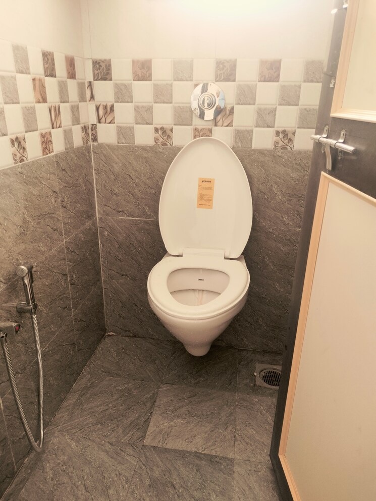 Bathroom, organic-dhanorina 1 Bedroom 605 Sq.Ft. Apartment In Dhanori Pune 7275636