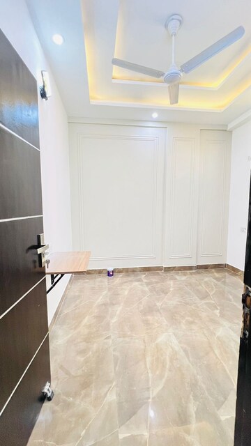 Bathroom in 2 BHK Builder Floor at Happy Home Noida, Sector 73 – for Sale