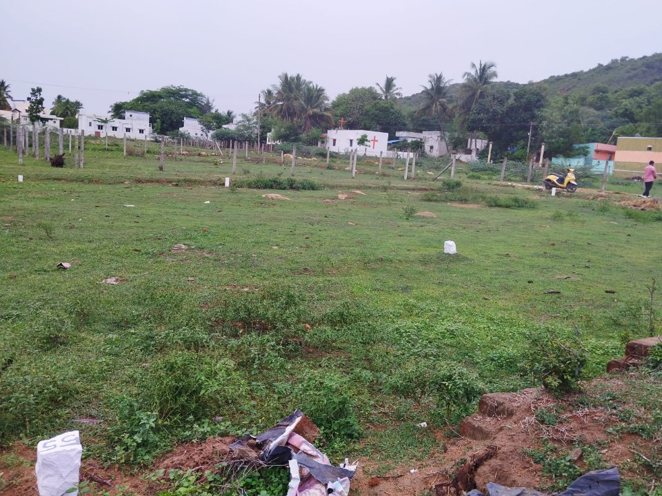 Plot For Resale in Redhills Chennai  7276105