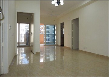Room in 3 BHK Apartment at Gaur City 2 - 14th Avenue, Sector 16c Greater Noida – for Sale