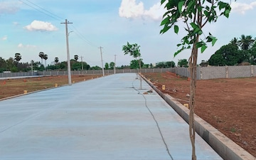 Plot For Sale in Alundur