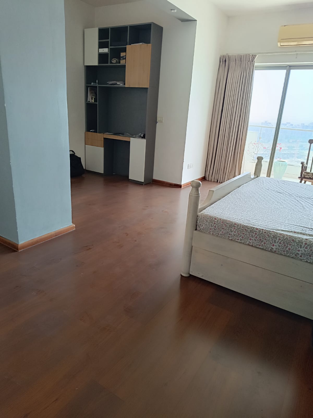 Rental 3 Bedroom 1705 Sq.Ft. Apartment in Tata Raheja Raisina Residency