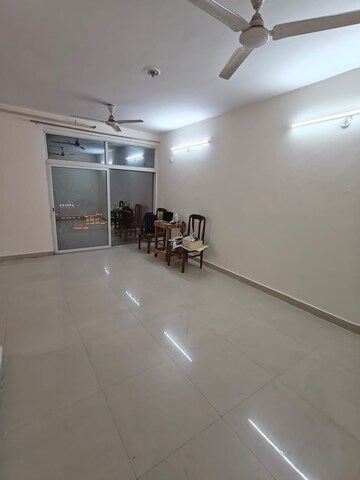 Room in 2.5 BHK Apartment at Nirala Aspire, Sector 16 Greater Noida – for Sale