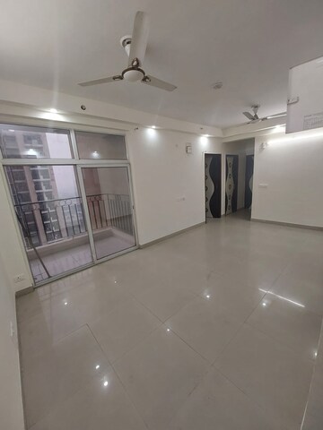 Room in 2.5 BHK Apartment at Nirala Aspire, Sector 16 Greater Noida – for Sale