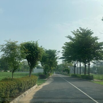  Plot – Garden View at BPTP Amstoria Plot, Sector 102 - for Sale